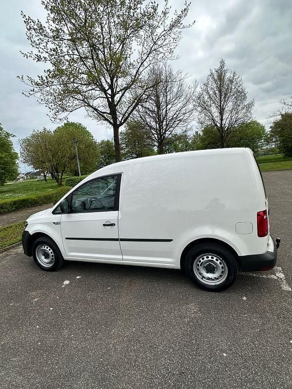 Second-hand VW Caddy 102 CP (75 kW) 2018 Alb Monovolum