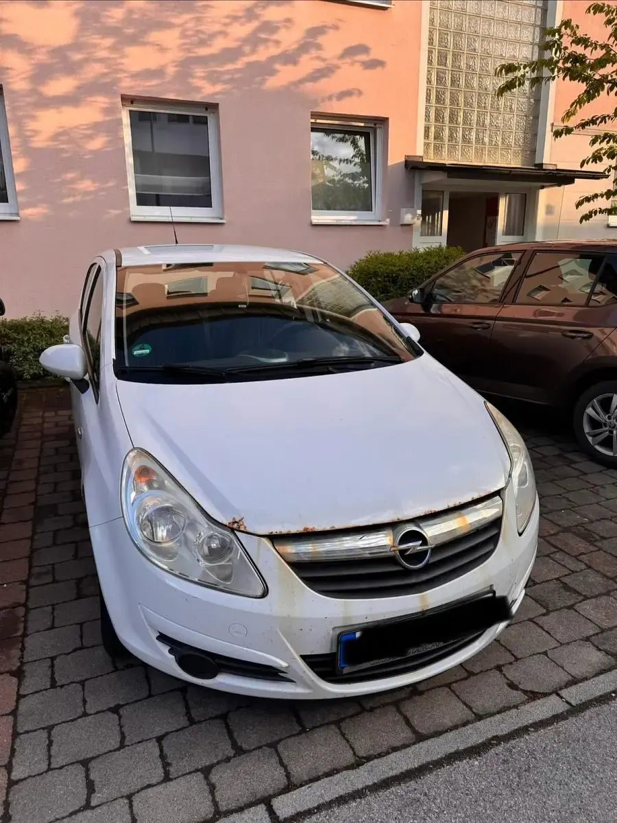 Używany Opel Corsa 680 KM (500 kW) 2009 Biały Hatchback