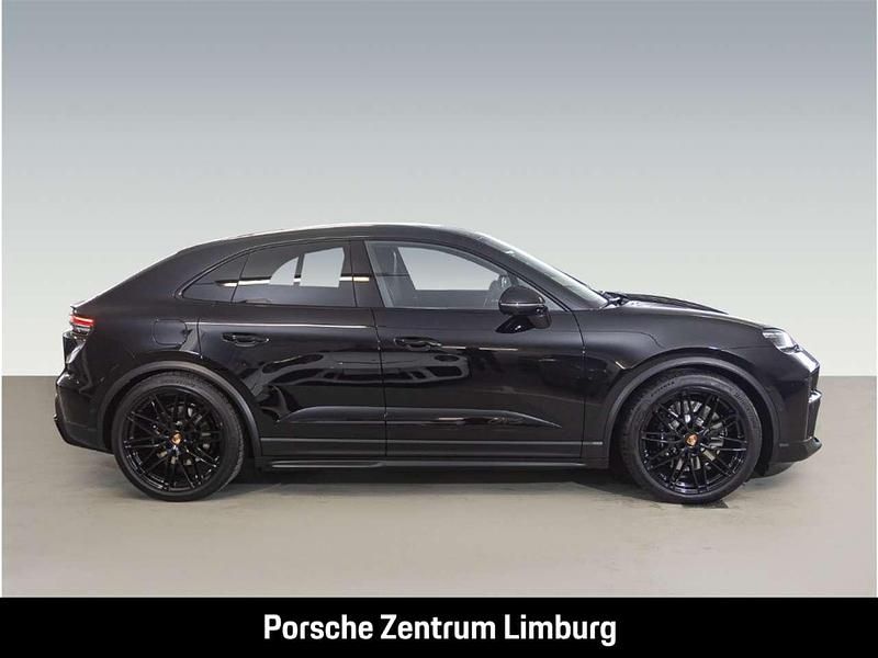 Neu Porsche Macan GTS 419 kW (571 PS) 2026 Tiefschwarzmetallic SUV