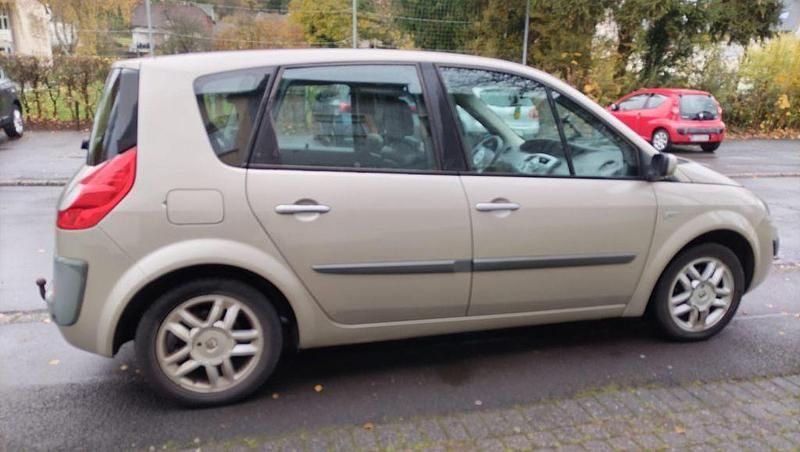 Gebraucht Renault Scénic III Dynamique 106 PS (77 kW) 2009 Beige Van / Kleinbus