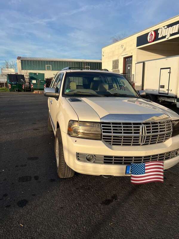 Weiß Gebraucht 2009 Lincoln Navigator SUV | 17.000 € - Bild 1/4