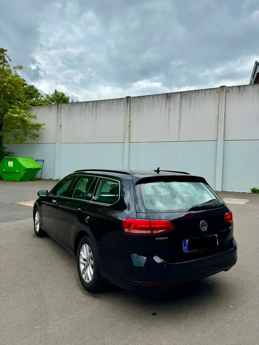 Gebraucht VW Passat 150 PS (110 kW) 2018 Schwarz Kombi