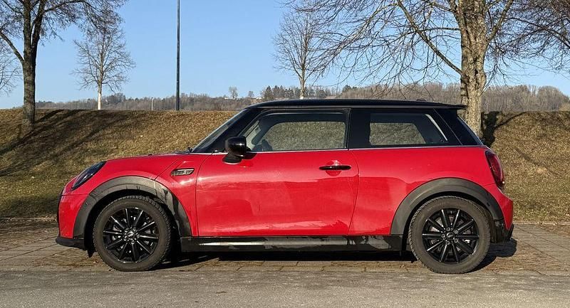 Gebraucht Mini Cooper SE Classic 135 kW (184 PS) 2023 Rot Kleinwagen