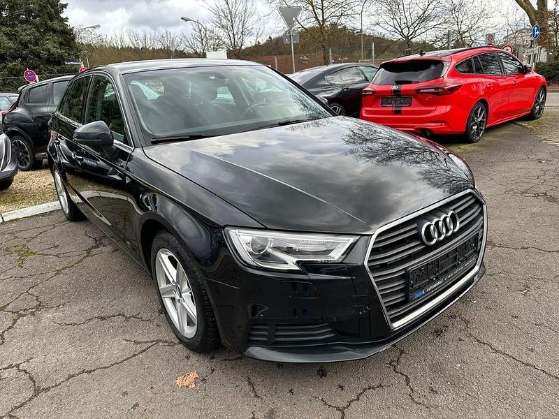 Gebraucht Audi A3 Ambiente 116 PS (85 kW) 2018 Schwarz Limousine