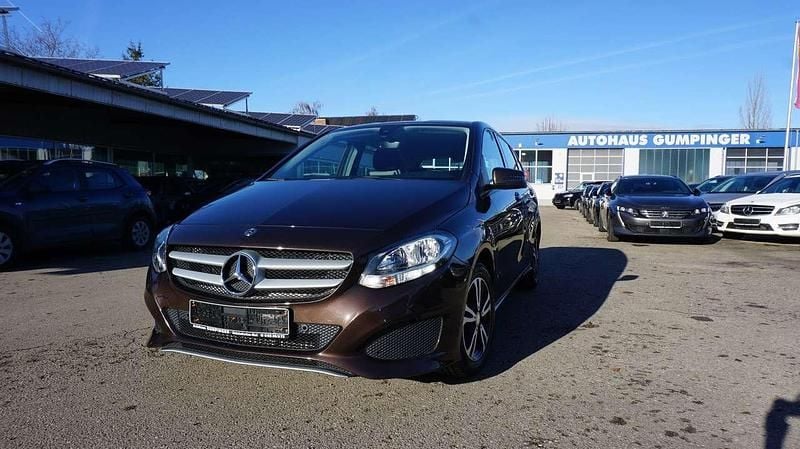 Orientbraun metallic Gebraucht 2018 Mercedes 220 Kombi | 17.990 € (Guter Preis) - Bild 1/4