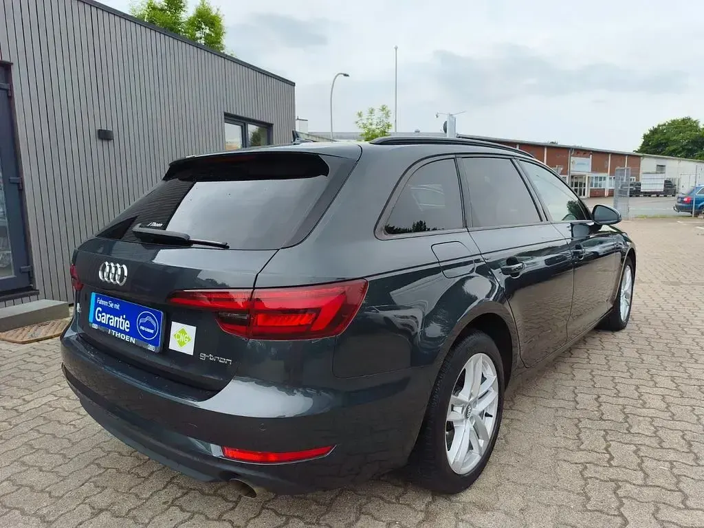 Gebraucht Audi A4 Sport 170 PS (125 kW) 2018 Grau Kombi