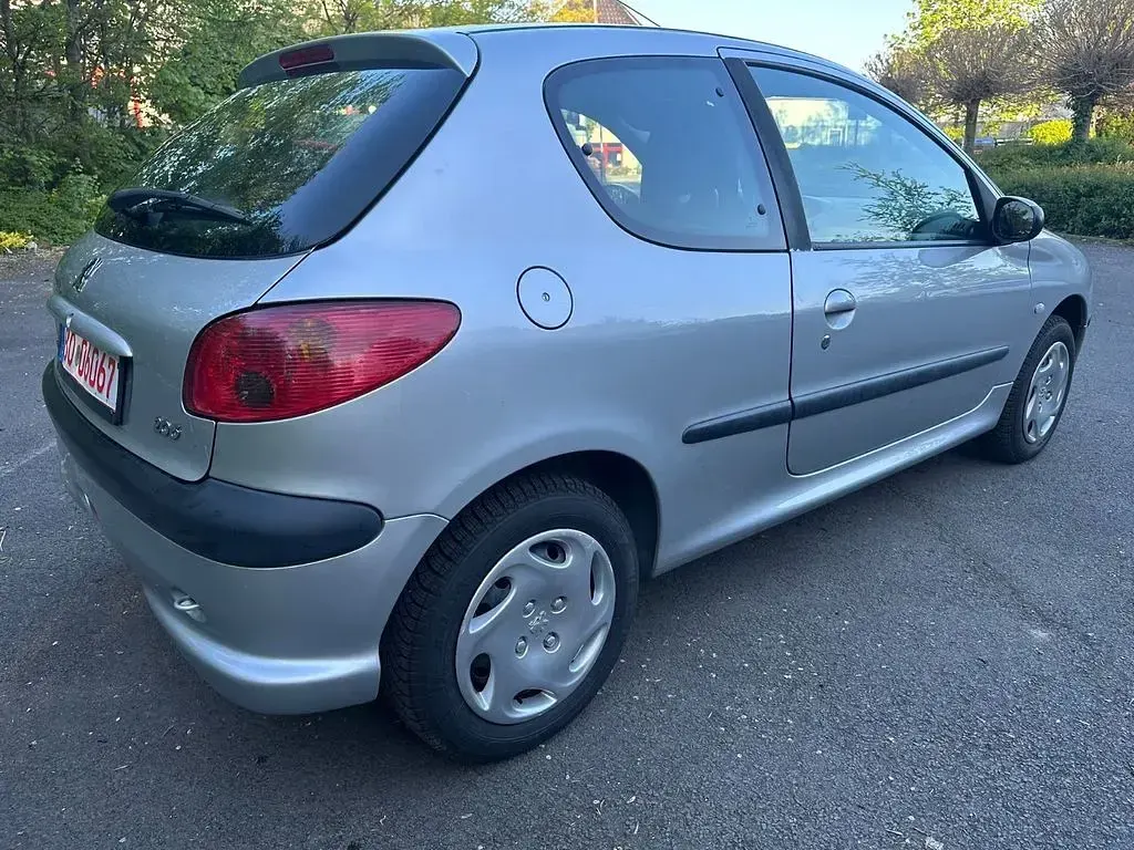 Gebraucht Peugeot 206 Filou 60 PS (44 kW) 2003 Silber Limousine