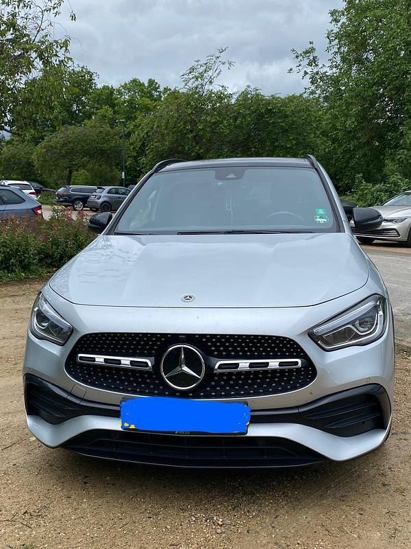 Silber Gebraucht 2022 Mercedes GLA220 SUV | 37.000 € (Guter Preis) - Bild 1/4