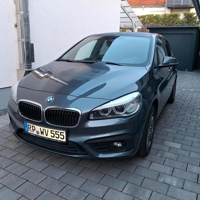 Gebraucht BMW 218 150 PS (110 kW) 2015 Grau Van / Kleinbus