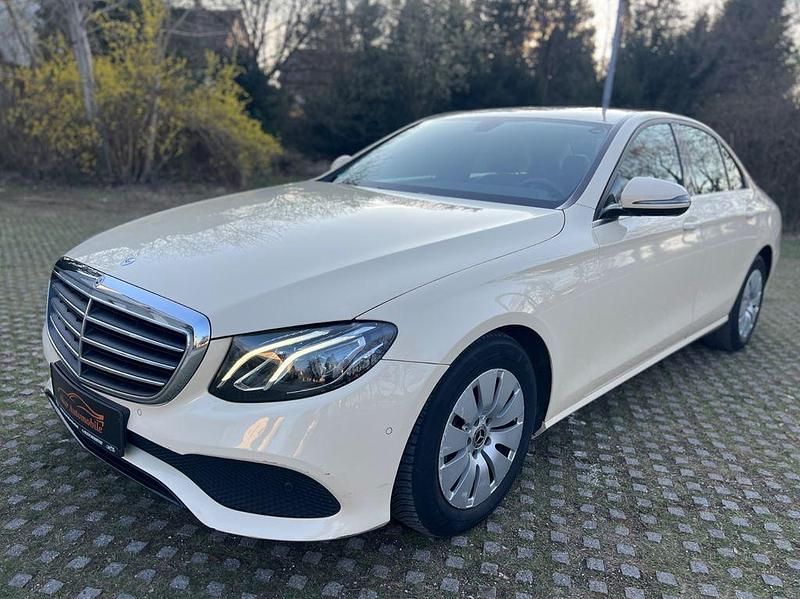 Gebraucht Mercedes E200 160 PS (117 kW) 2019 Gelb Limousine