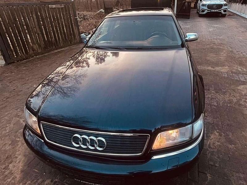 Second-hand Audi A8 230 CP (169 kW) 1996 Negru Berlinǎ