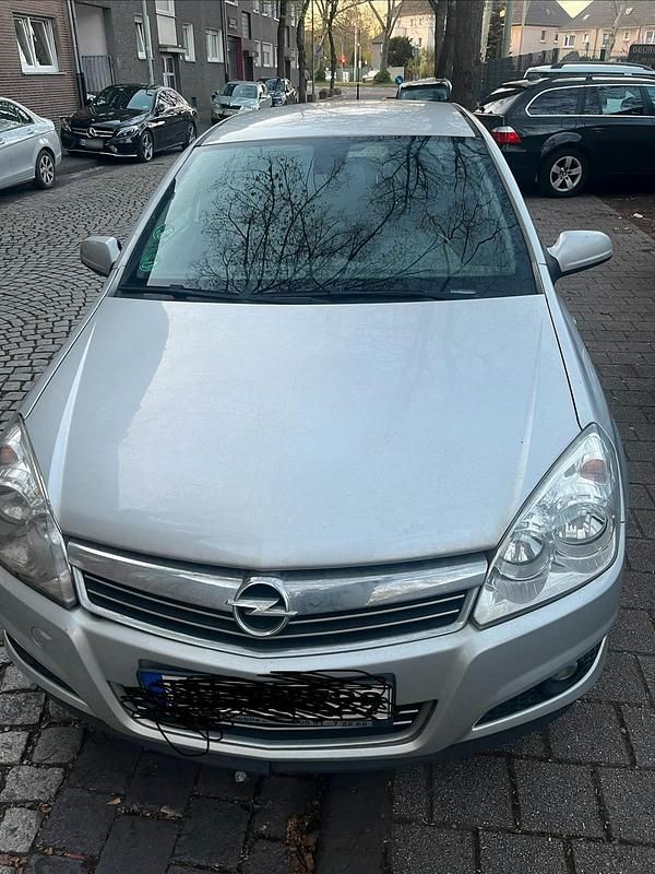 Gebraucht Opel Astra 90 PS (66 kW) 2008 Silber Kleinwagen