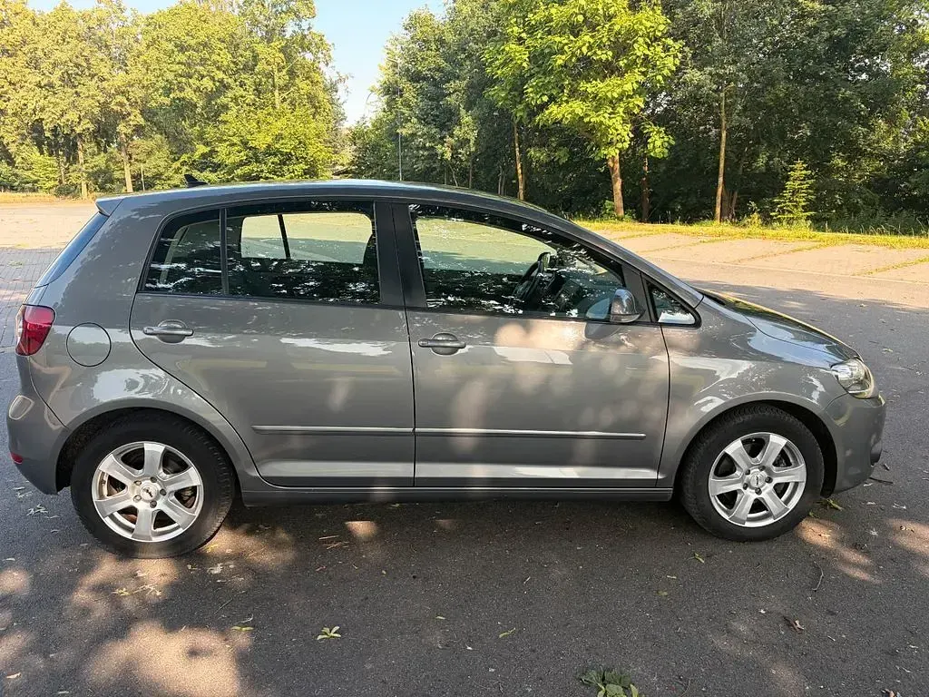 Gebraucht VW Golf Plus Cross Highline 122 PS (89 kW) 2013 Grau Van / Kleinbus