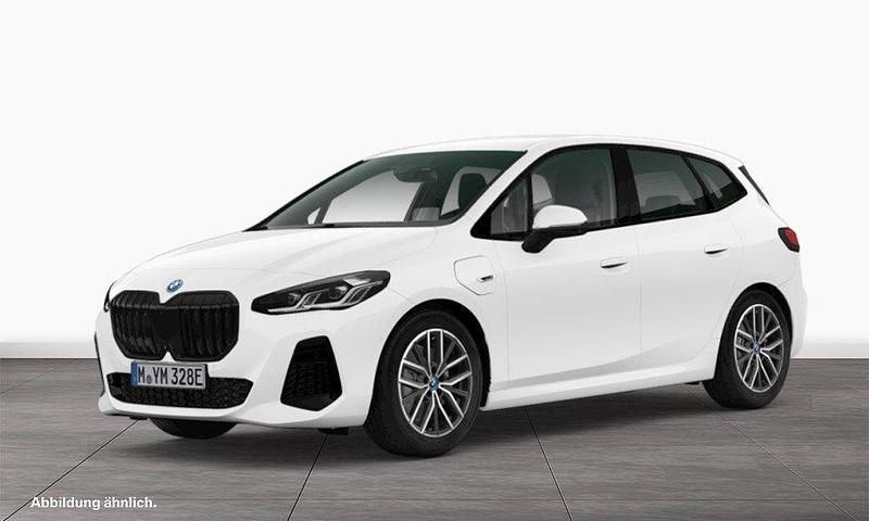 Weiß Gebraucht 2022 BMW 225 Active Tourer M Sport Van / Kleinbus | 31.802 € (Fairer Preis) - Bild 1/3