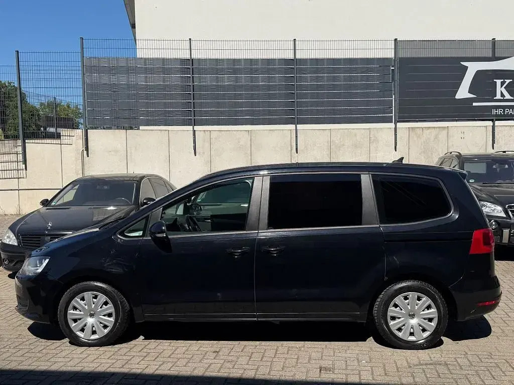 Second-hand VW Sharan 170 CP (125 kW) 2016 Negru Monovolum