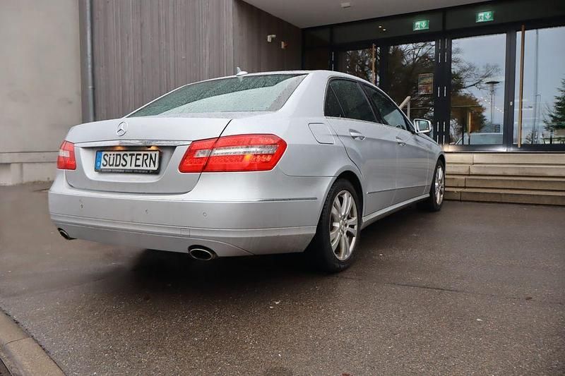 Gebraucht Mercedes E350 272 PS (200 kW) 2010 Silber Limousine
