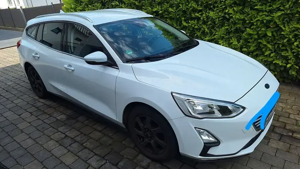 Gebraucht Ford Focus Cool & Connect 125 PS (91 kW) 2019 Weiß Limousine