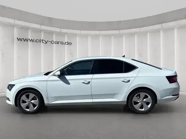 Gebraucht Skoda Superb Style 179 PS (131 kW) 2016 Weiß Limousine