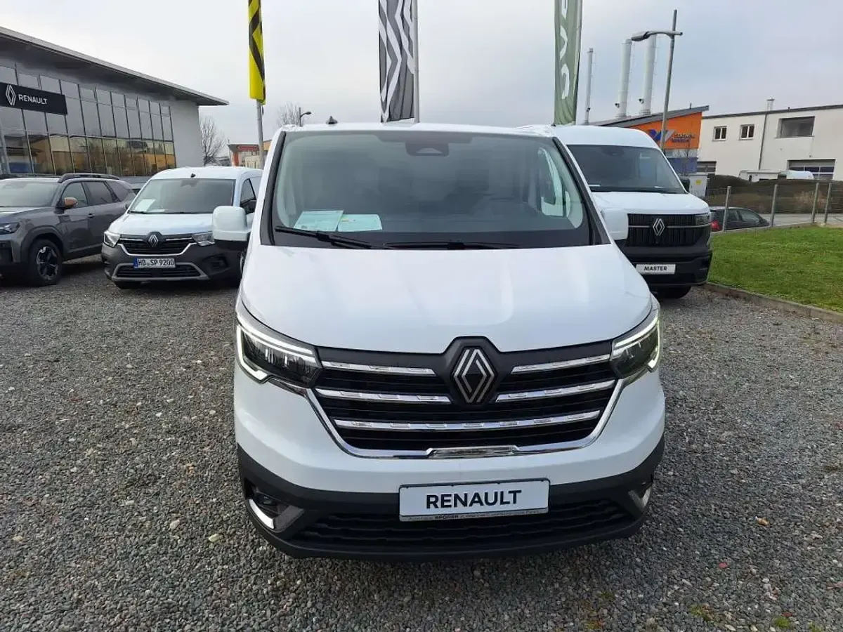 Neu Renault Trafic Komfort 131 PS (96 kW) 2026 Weiß (weiß) Van / Kleinbus