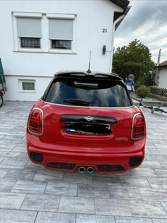 Używany Mini John Cooper Works 192 KM (141 kW) 2019 Czerwony Hatchback