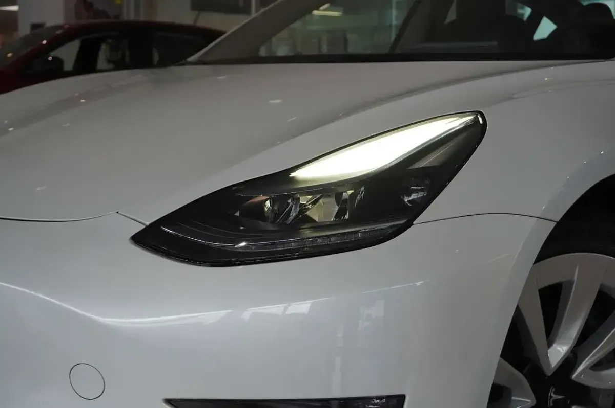 Used Tesla Model 3 366 kW (498 HP) 2023 White Sedan