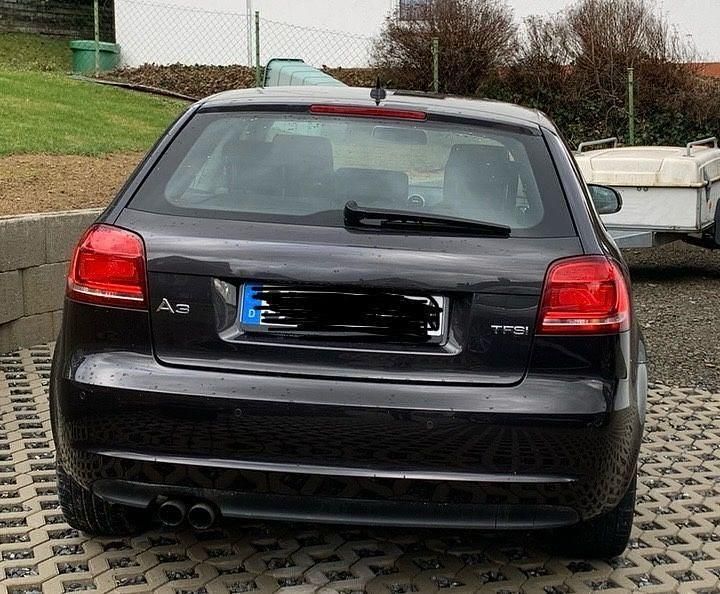 Gebraucht Audi A3 Ambiente 125 PS (91 kW) 2012 Grau Kleinwagen