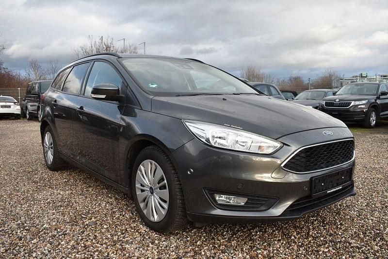 Gebraucht Ford Focus Business Edition 125 PS (91 kW) 2018 Grau Limousine