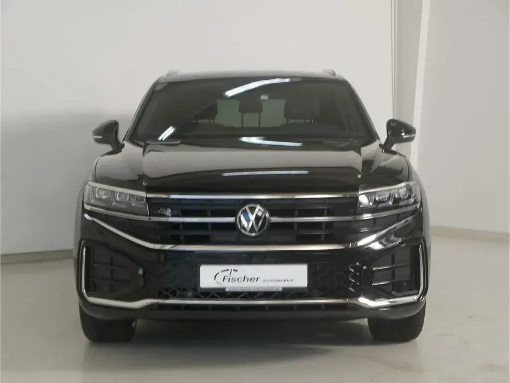 Gebraucht VW Touareg R-line 231 PS (169 kW) 2025 Grenadillschwarz metallic SUV