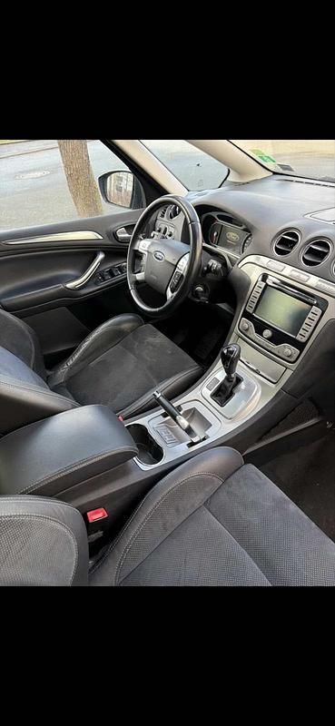 Gebraucht Ford S-MAX S 140 PS (102 kW) 2010 Grau Van / Kleinbus