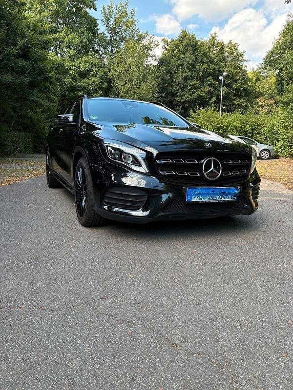 Gebraucht Mercedes GLA250 Style 211 PS (155 kW) 2019 Schwarz SUV