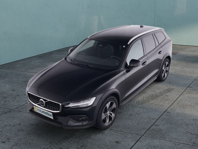Second-hand Volvo V60 CC Plus 197 CP (144 kW) 2023 Negru Break