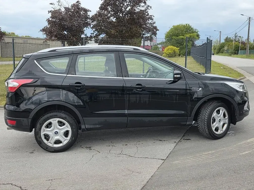 Gebraucht Ford Kuga 120 PS (88 kW) 2019 Schwarz SUV