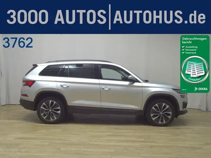 Brillantsilber Gebraucht 2022 Skoda Kodiaq Tour SUV | 29.450 € (Superpreis) - Bild 1/3