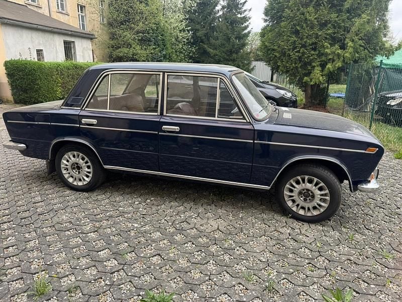 Usata Lada 2103 75 CV (55 kW) 1979 Blu Berlina