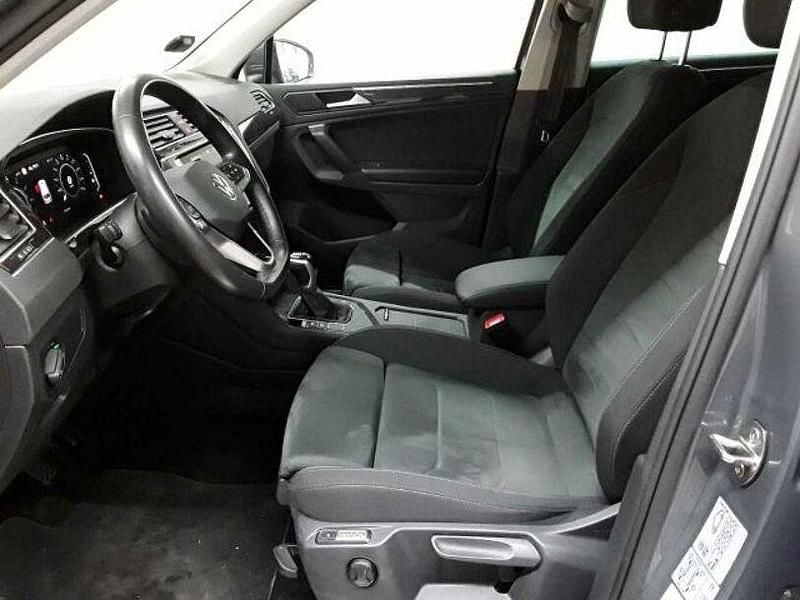 Gebraucht VW Tiguan Elegance 245 PS (180 kW) 2022 Delfingrau metallic SUV