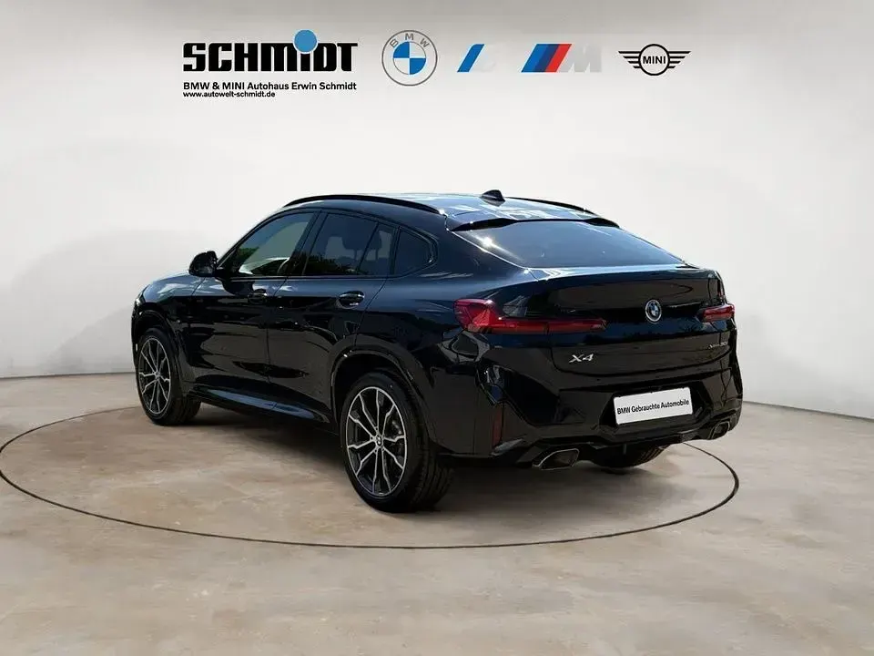 Gebraucht BMW X4 M Sport 245 PS (180 kW) 2025 Schwarz SUV