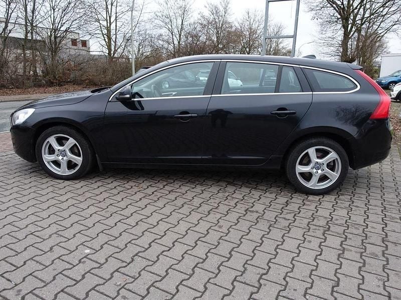 Gebraucht Volvo V60 Momentum 163 PS (119 kW) 2012 Schwarz Kombi