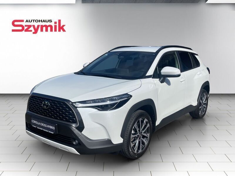 Platinumweiß perleffekt Gebraucht 2024 Toyota Corolla Cross Style SUV | 31.770 € (Guter Preis) - Bild 1/4