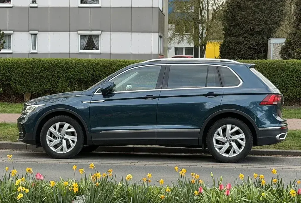 Używany VW Tiguan Elegance 150 KM (110 kW) 2020 Niebieski SUV