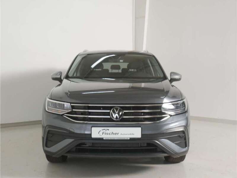 Gebraucht VW Tiguan Allspace Life 150 PS (110 kW) 2024 Platinum grey metallic SUV