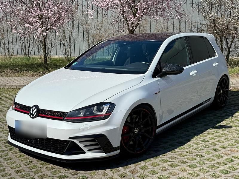Weiß Gebraucht 2017 VW Golf VII GTI Kleinwagen | 15.900 € (Guter Preis) - Bild 1/4