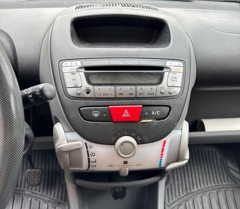 Gebraucht Peugeot 107 68 PS (50 kW) 2007 Gelb Kleinwagen