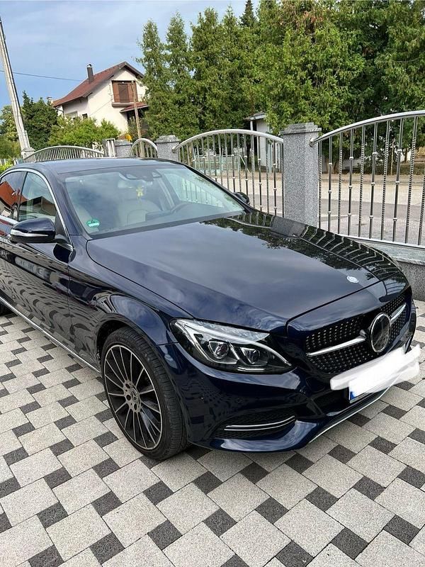 Blau Gebraucht 2015 Mercedes C250 AMG line Limousine | 21.850 € (Guter Preis) - Bild 1/4