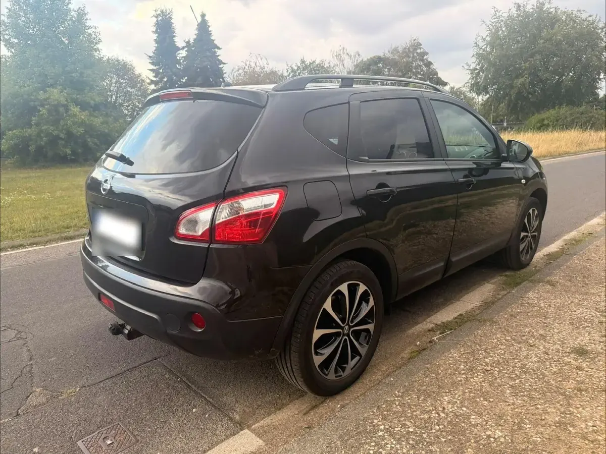 Gebraucht Nissan Qashqai 360º 117 PS (86 kW) 2014 Schwarz SUV