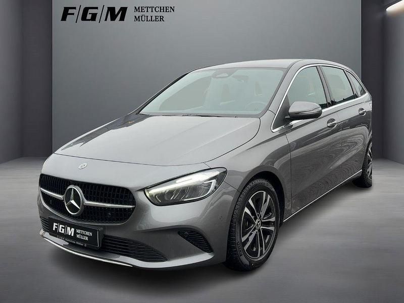 Gebraucht Mercedes B200 Progressive 163 PS (119 kW) 2025 Metalliclack mountaingrau Van / Kleinbus