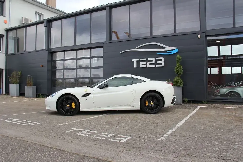Gebraucht Ferrari California 460 PS (338 kW) 2010 Weiß Cabrio