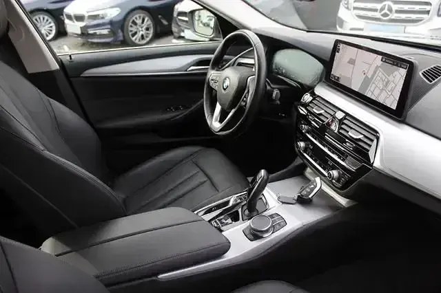 Gebraucht BMW 530 Performance 286 PS (210 kW) 2023 Schwarz ii Kombi