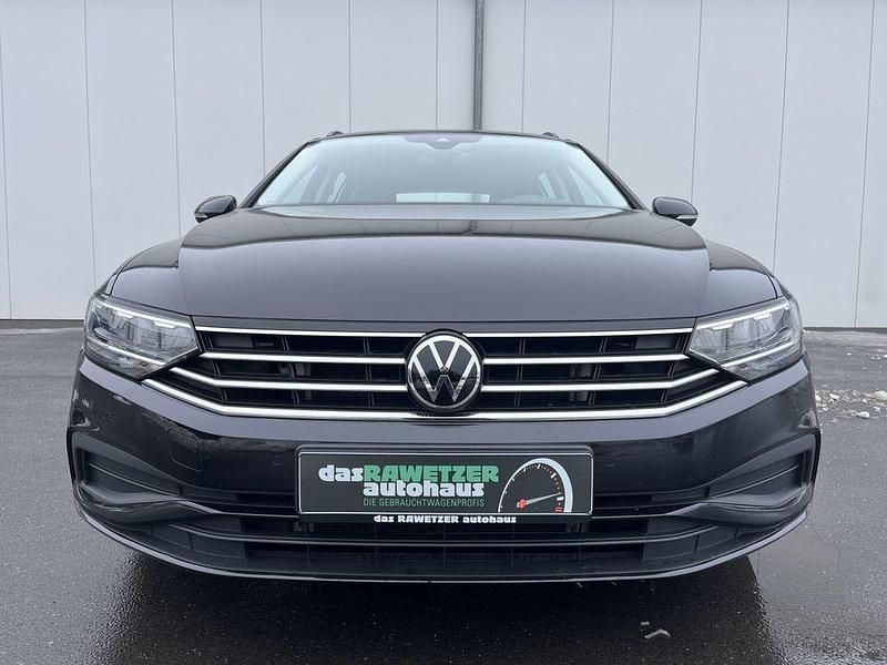 Gebraucht VW Passat Conceptline 150 PS (110 kW) 2022 Schwarz Kombi