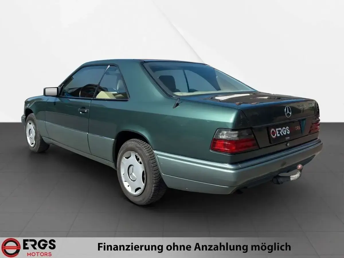Gebraucht Mercedes E220 150 PS (110 kW) 1994 Grün Coupé