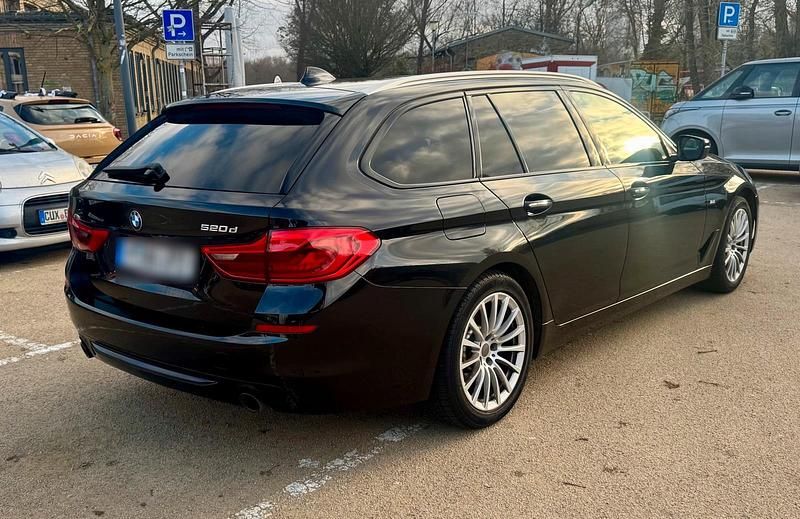 Gebraucht BMW 520 190 PS (139 kW) 2017 Schwarz Kombi